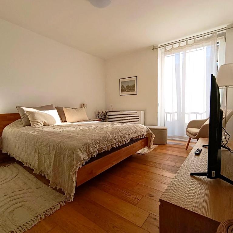 Chic & Comfy Hideaway in the Heart of the City - One-Bedroom Apartment - 56
