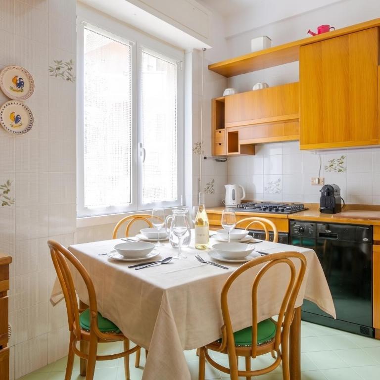 Appartamento Spazioso - Vicino al Mare e al Porto - in Centro Città - Appartamento con 3 Camere da Letto - 1