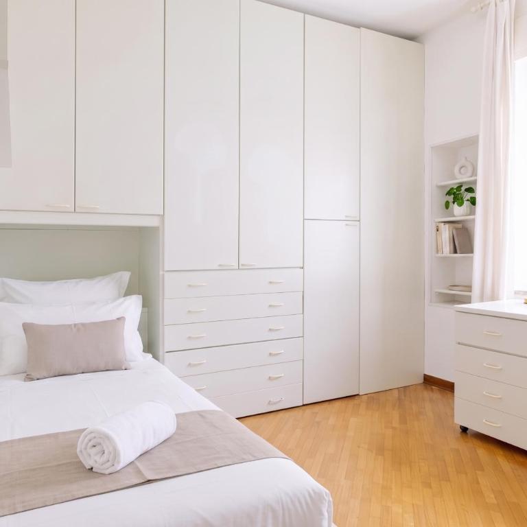 Appartamento Spazioso - Vicino al Mare e al Porto - in Centro Città - Appartamento con 3 Camere da Letto - 30