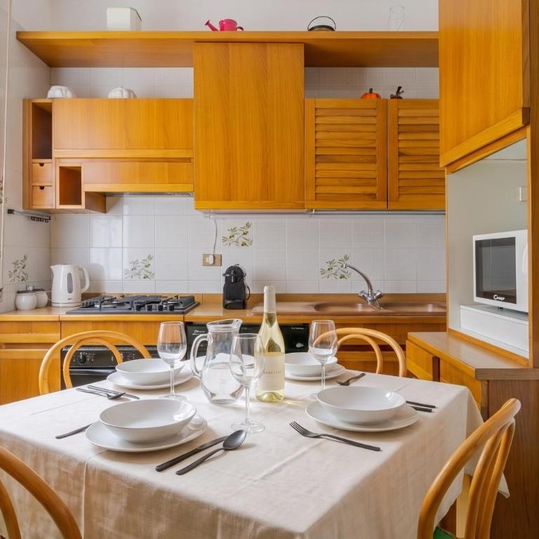 Appartamento Spazioso - Vicino al Mare e al Porto - in Centro Città - Appartamento con 3 Camere da Letto - 36
