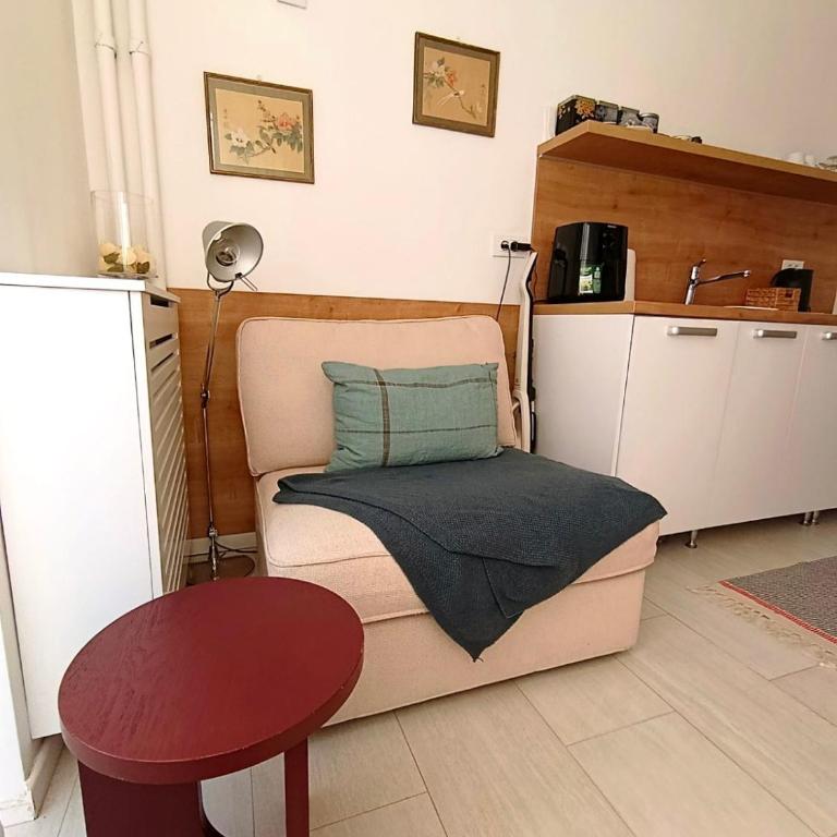 Chic & Comfy Hideaway in the Heart of the City - One-Bedroom Apartment - 82