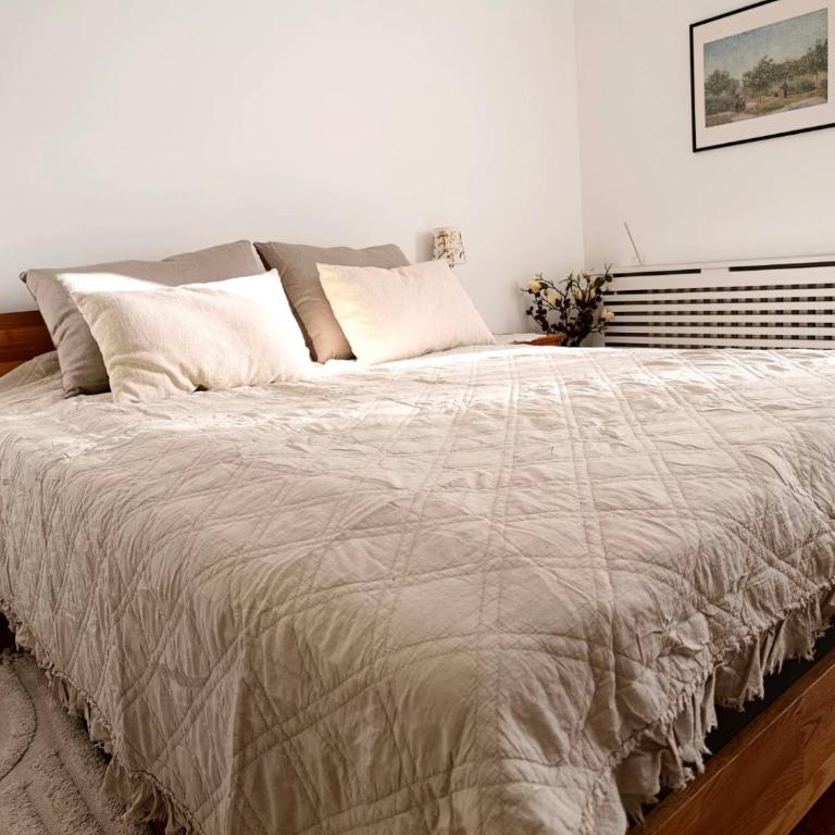Chic & Comfy Hideaway in the Heart of the City - One-Bedroom Apartment - 73