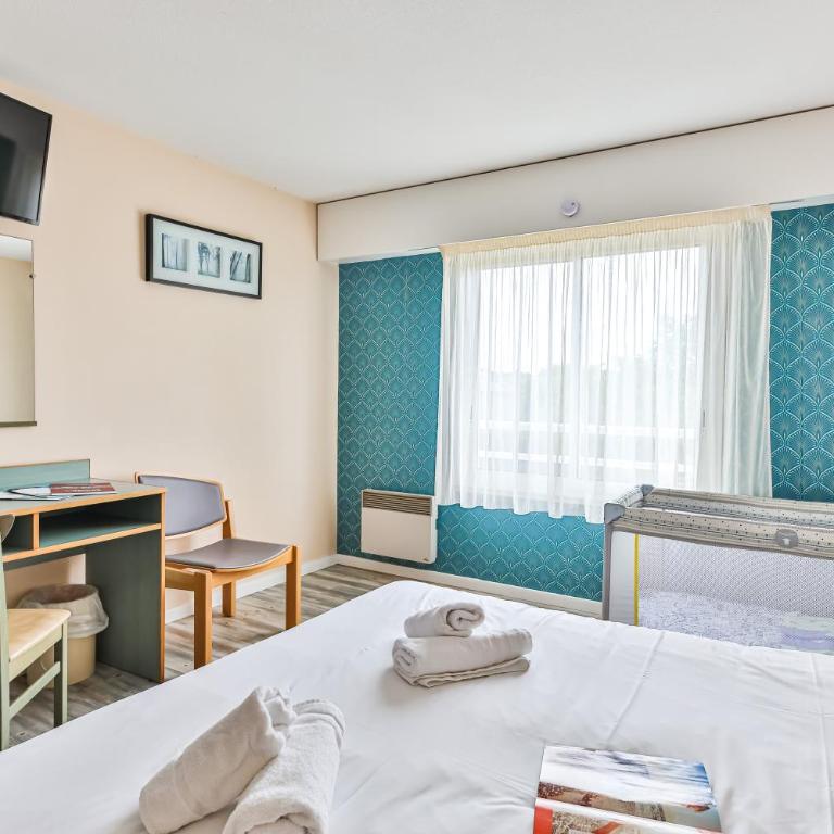 Village Club La Rivière CapFrance - Chambre Quadruple avec Douche - 3