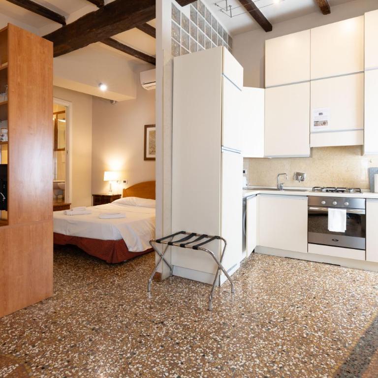 BolognaRoomscom - Santo Stefano Apartments - Superior Studio with Lift - 2