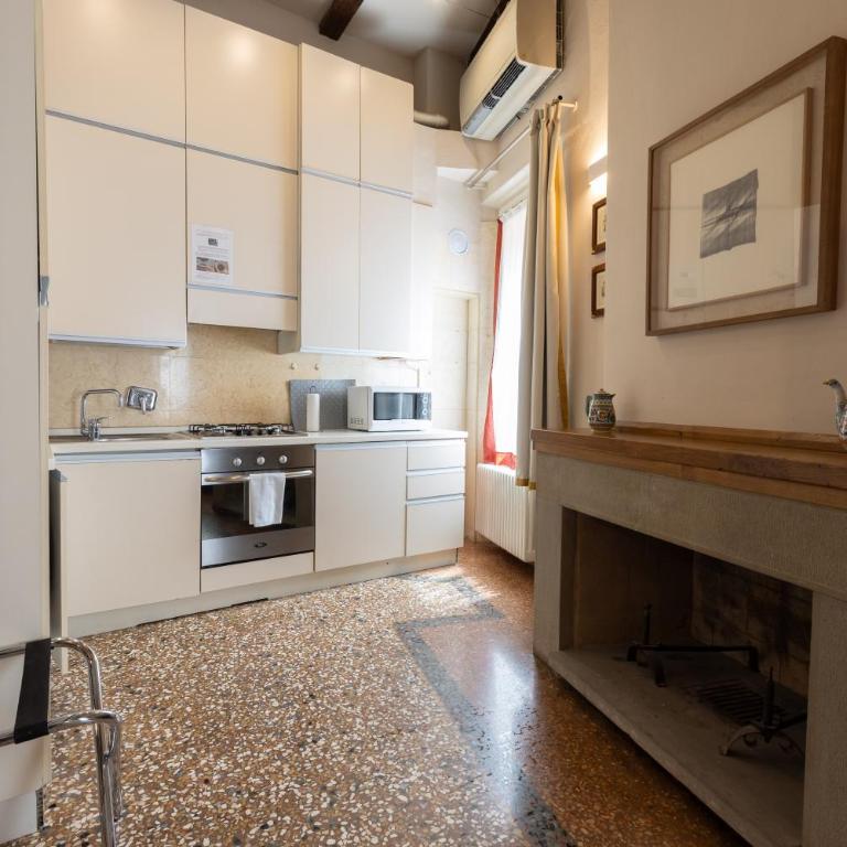 BolognaRoomscom - Santo Stefano Apartments - Superior Studio with Lift - 3