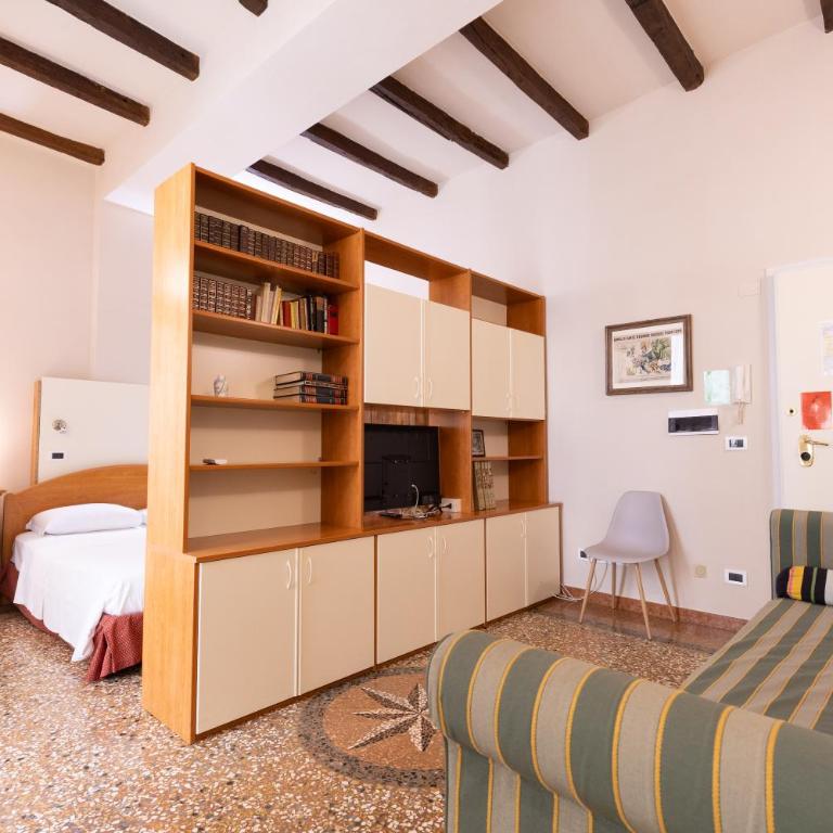 BolognaRoomscom - Santo Stefano Apartments - Apartment with Balcony and Lift - 5