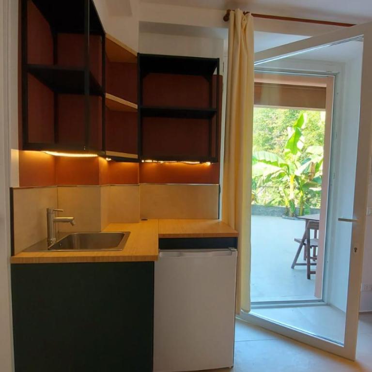 BAMBOO SUITES AREA PORTOFINO Free PARKING - Camera Tripla con Vista Giardino - 7