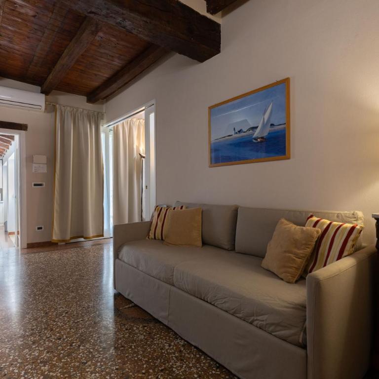 BolognaRoomscom - Santo Stefano Apartments - Apartment with Balcony and Lift - 8