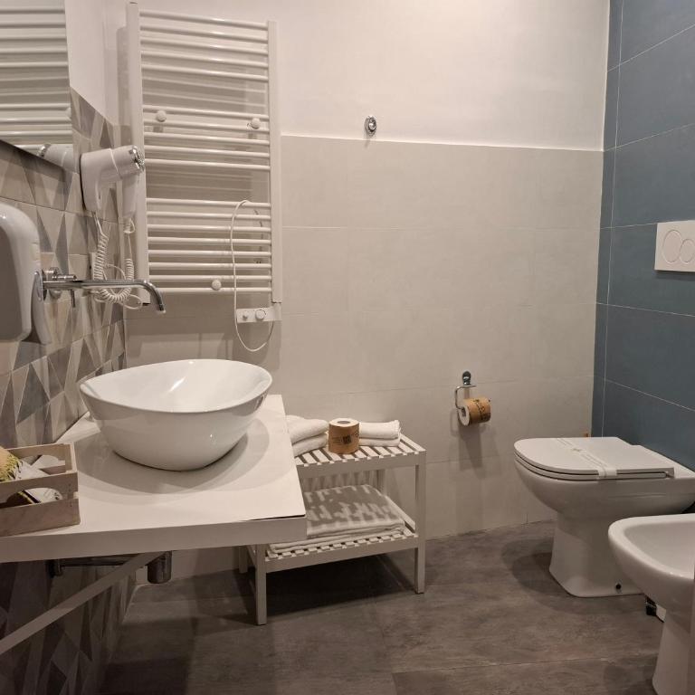 B&B La Grotta - Camera Matrimoniale con Bagno Privato - 4