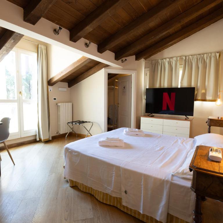 BolognaRoomscom - Santo Stefano Apartments - Attic with Terrace, panoramic view and lift - 4