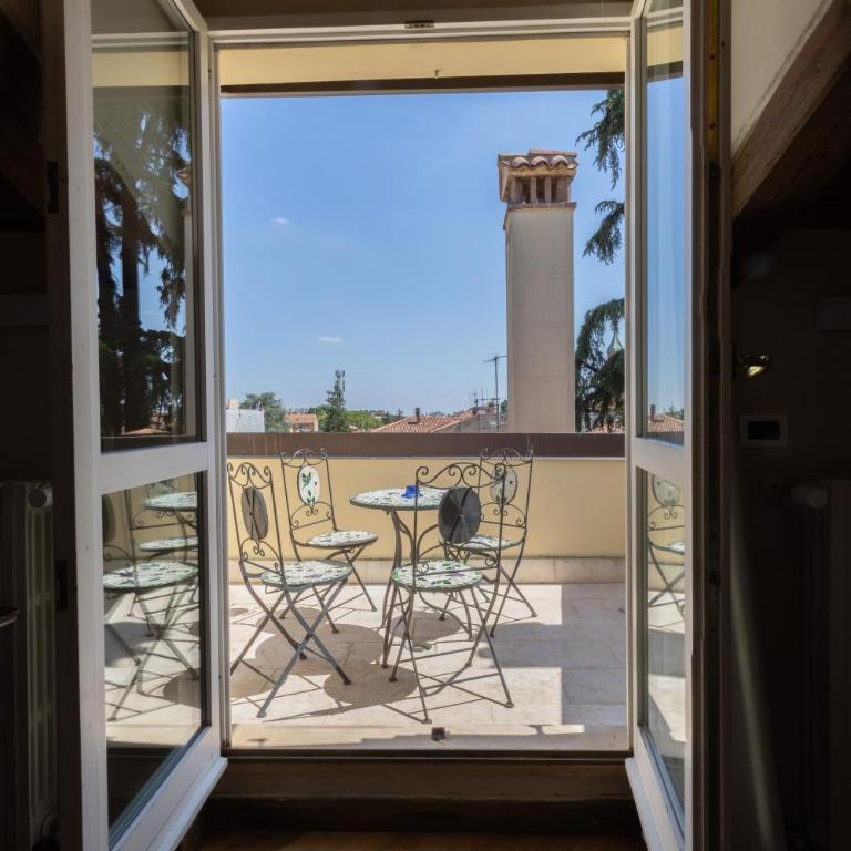 BolognaRoomscom - Santo Stefano Apartments - Attic with Terrace, panoramic view and lift - 6