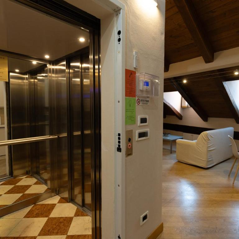 BolognaRoomscom - Santo Stefano Apartments - Attic with Terrace, panoramic view and lift - 15