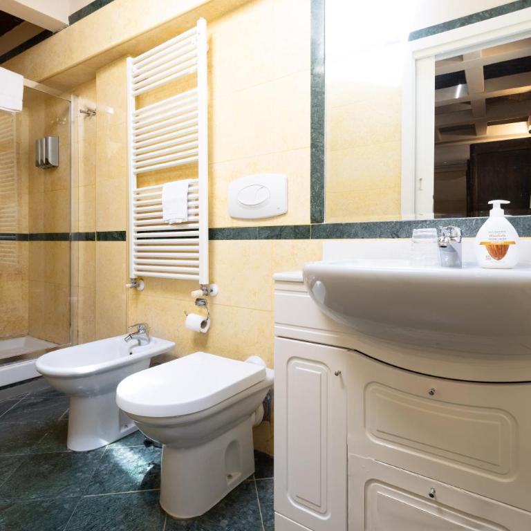 BolognaRoomscom - Santo Stefano Apartments - Deluxe Penthouse with Terrace - Split Level - 10