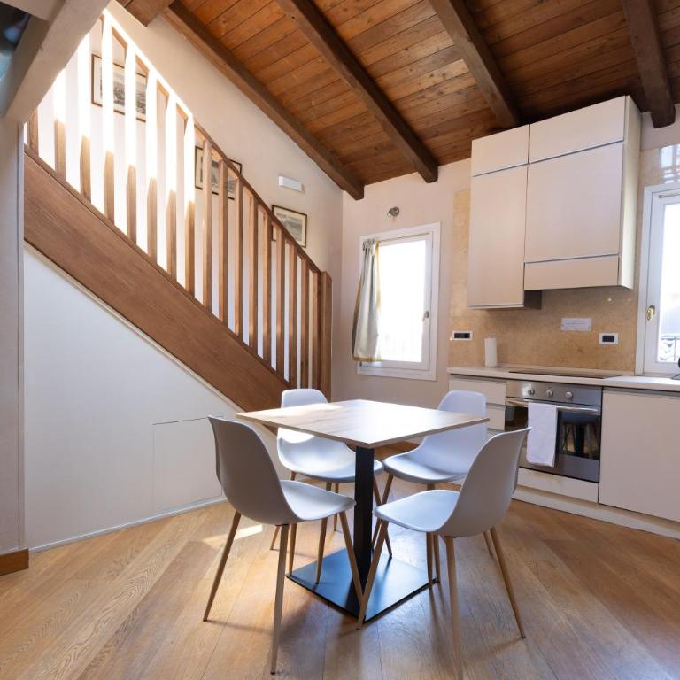 BolognaRoomscom - Santo Stefano Apartments - Deluxe Penthouse with Terrace - Split Level - 4