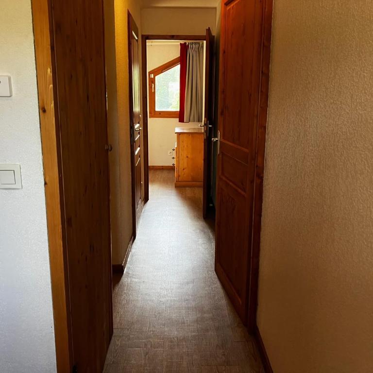 Résidence Lagrange Vacances Les Valmonts de Val Cenis - Appartement 2 Chambres avec Alcôve (8 Adultes) - 17