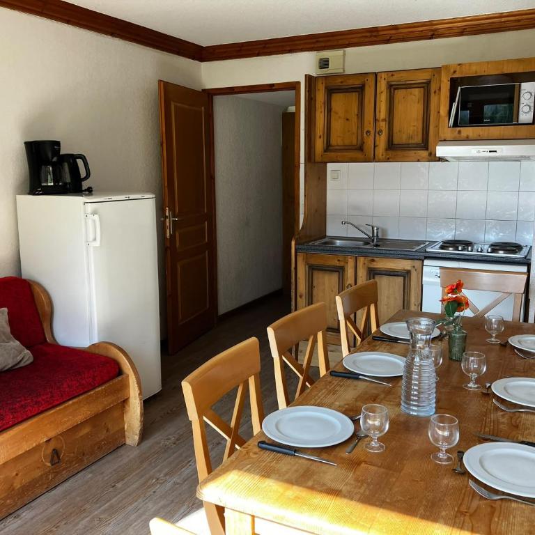 Résidence Lagrange Vacances Les Valmonts de Val Cenis - Appartement 2 Chambres avec Alcôve (8 Adultes) - 10