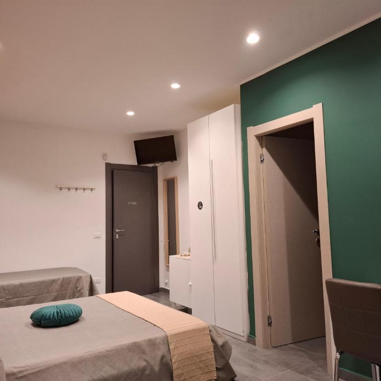 B&B La Grotta - Camera Familiare con Bagno Privato - 3