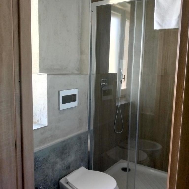 Home 65 Catania - Double Room with Private Bathroom - 3