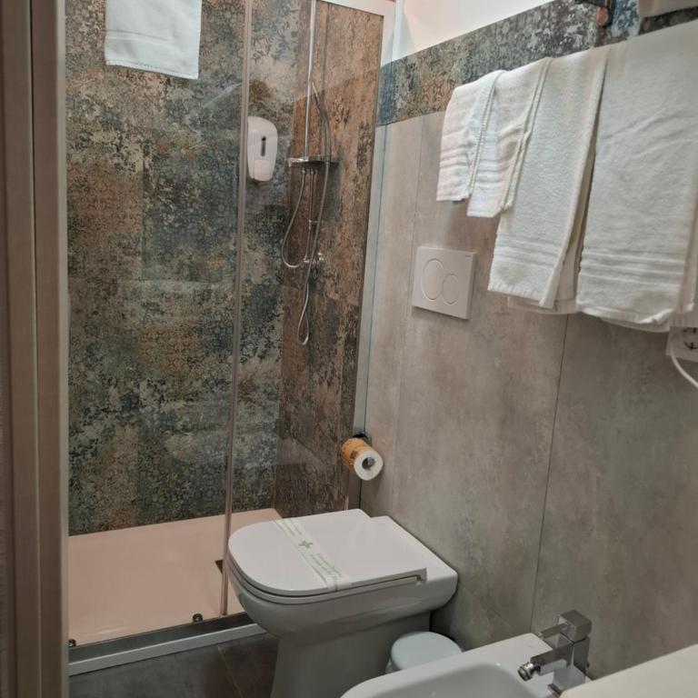 B&B La Grotta - Camera Matrimoniale con Bagno Privato - 2