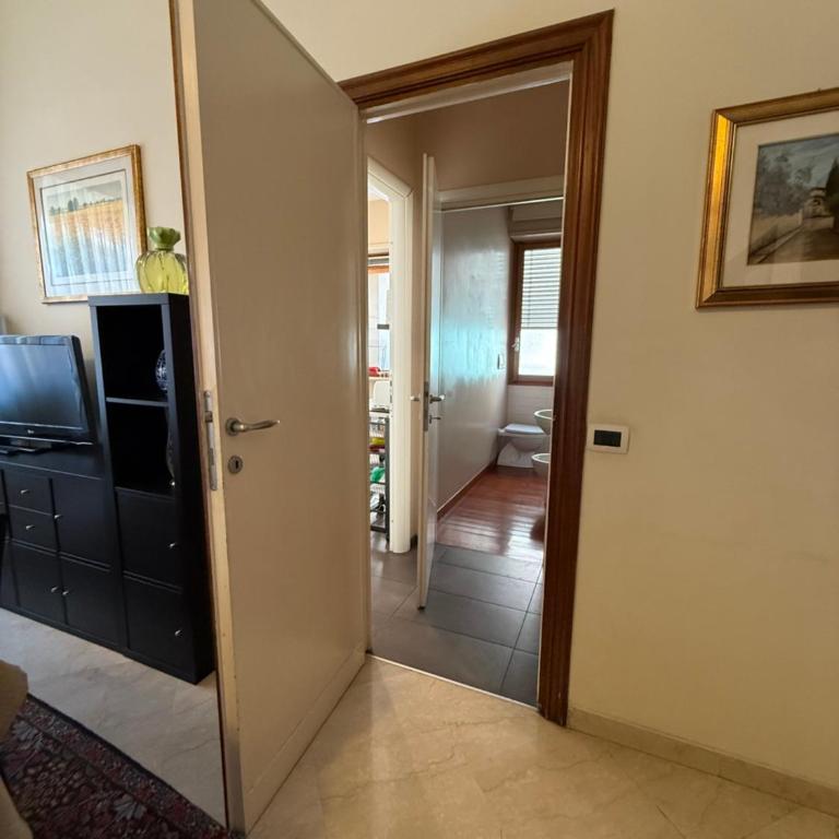 Aurelia Rooms with parking and near Vatican - Camera Matrimoniale con Bagno Privato Esterno - 3
