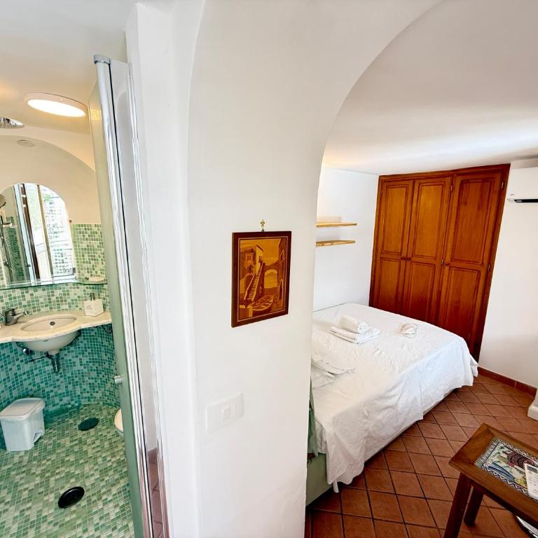 Domus Floris - Two-Bedroom House - 19