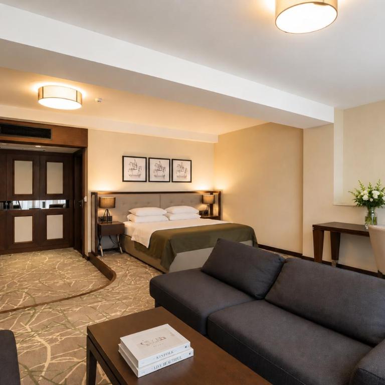 Hotel Constantine the Great - Suite Junior avec Stationnement Inclus - 3