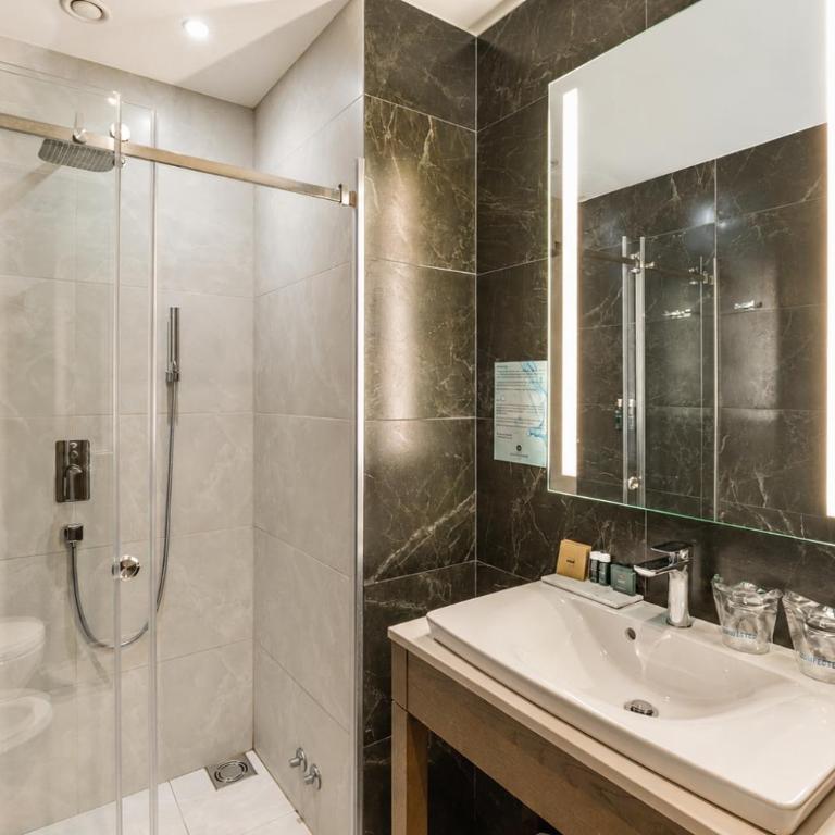 Hotel Constantine the Great - Suite Junior avec Stationnement Inclus - 5