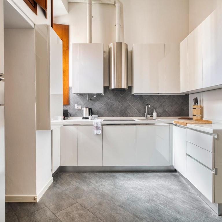Spacious Renovated Loft - CityLife and Sempione - Appartamento con 1 Camera da Letto - 25