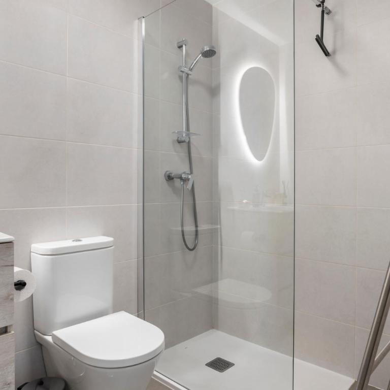 Casa Battie - Two-Bedroom Apartment - 11