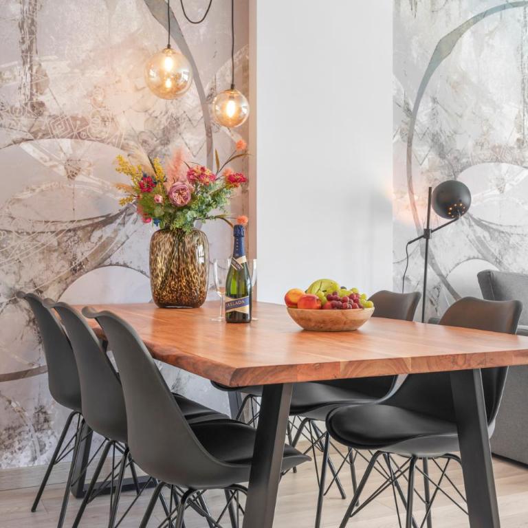 Casa Battie - Two-Bedroom Apartment - 2