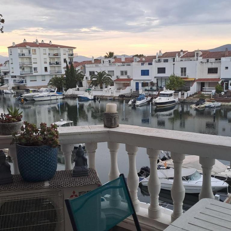 Appartement PORT EMPORDA balcon vue marina barbecue clim wifi - Apartment mit 1 Schlafzimmer, Balkon und Aussicht auf das Wasser - 4