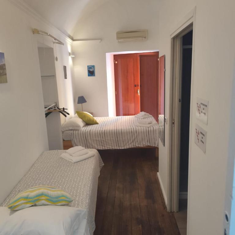 Munaciello Rooms - Twin Room with Balcony - 3