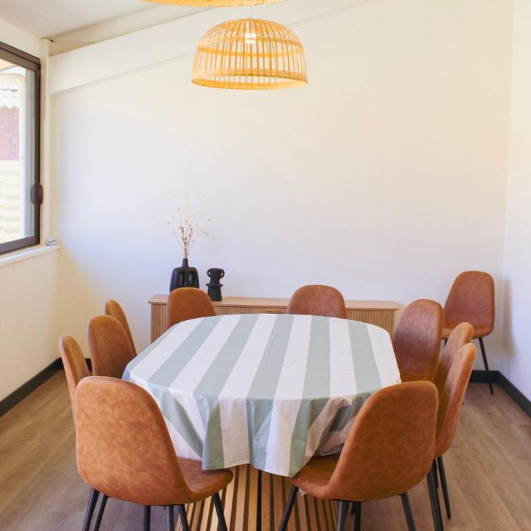 Maison familiale climatisée 8 à 10 pers - Maison 5 Chambres - 8