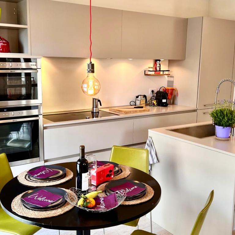 Modern Stylish Apartment with Garage near Fiera - Two-Bedroom Apartment - 1