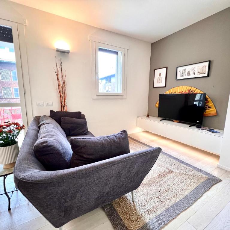 Modern Stylish Apartment with Garage near Fiera - Two-Bedroom Apartment - 8