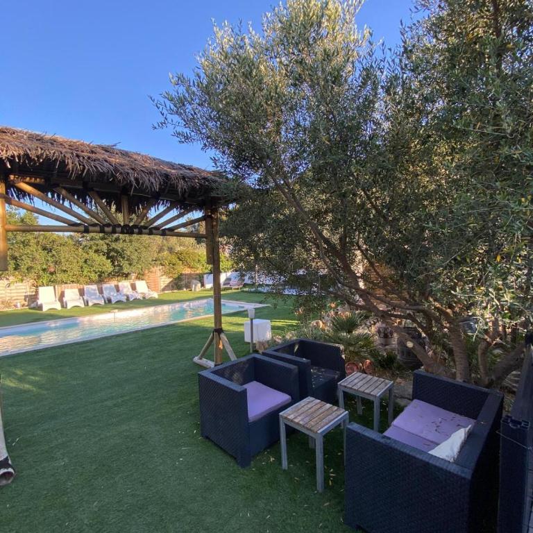 Villa avec piscine - Haus mit 4 Schlafzimmern - 24