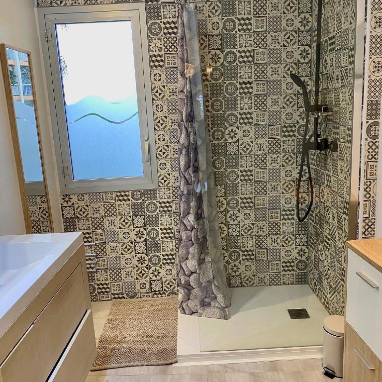 Appartement lumineux 6 places avec vue sur Marina - Appartement 2 Chambres - 11