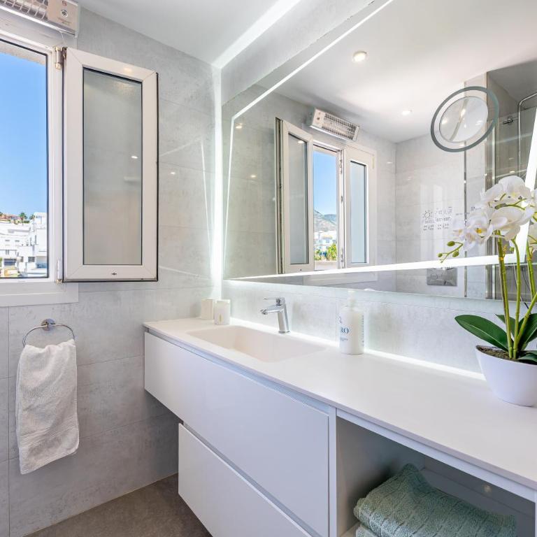 The Penthouse Panorama Exclusive Seafront Estate - Appartamento con Vista Mare - 17