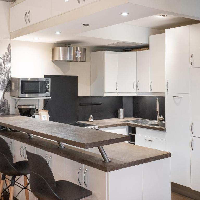 Herbouville - Superior One-Bedroom Apartment with Balcony - 11
