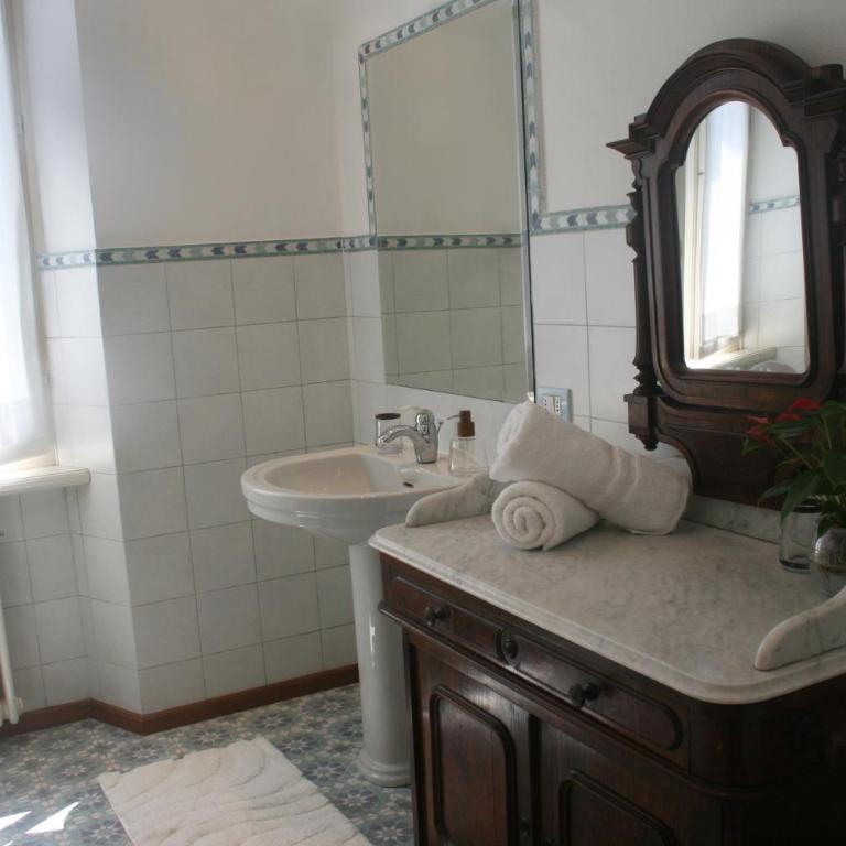 Villa Marina Como Boutique B&B & Apartments - Two-Bedroom Apartment with City View - 8