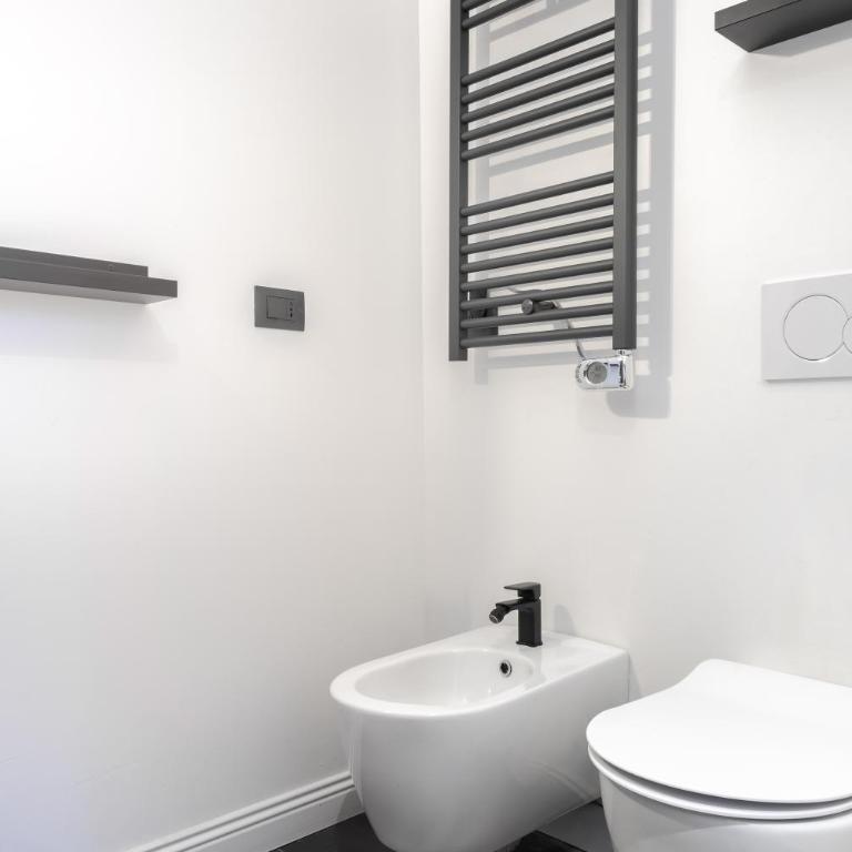Hostdomus - La Marmora Suites - Suite with Terrace - 4