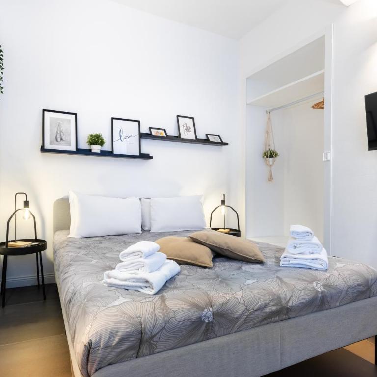 Hostdomus - La Marmora Suites - Suite with Terrace - 25