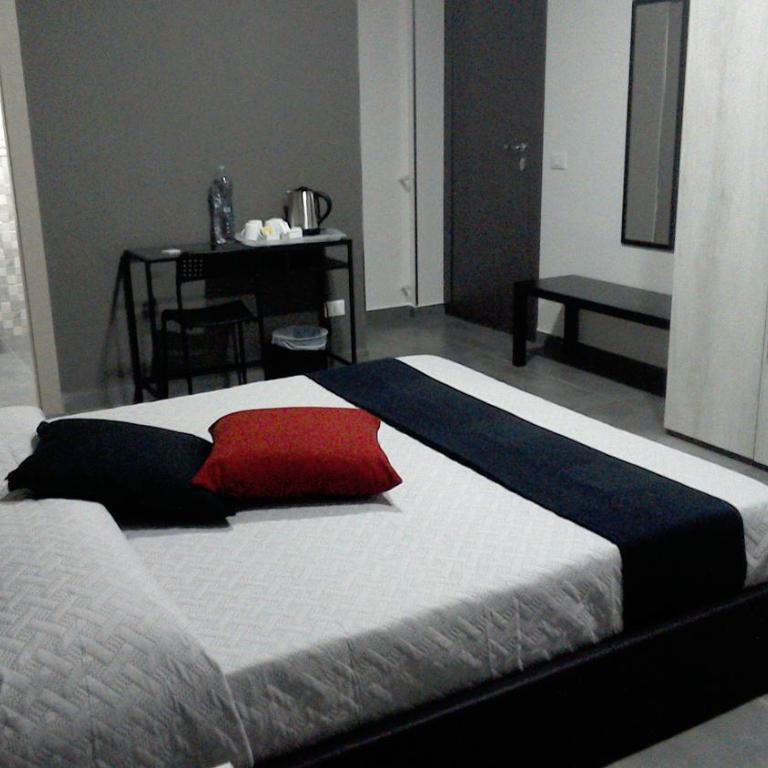 B&B La Grotta - Camera Familiare con Bagno - 1