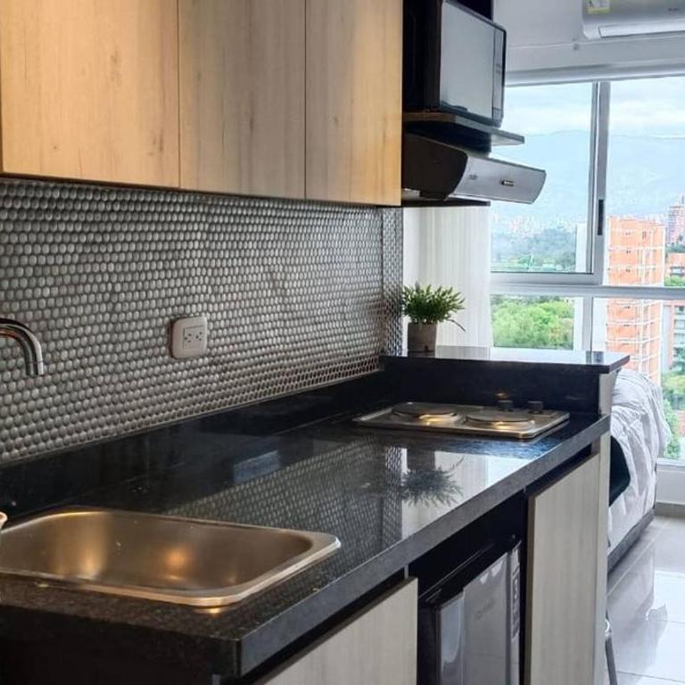 VIP Nomad Nest in New PH with Air C, Kitchen, steps to Metroplus - Apartment - 6