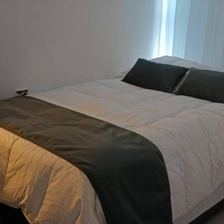 VIP Nomad Nest in New PH with Air C, Kitchen, steps to Metroplus - Apartment - 14