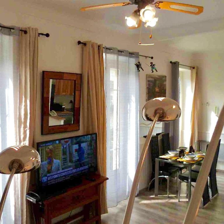 Joli 3 pièces, 7 pers, très lumineux, Nice centre - Apartment mit 2 Schlafzimmern - 7