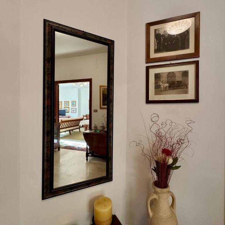 1Dest - Garda Vintage - Appartamento con 2 Camere da Letto e Balcone - 4