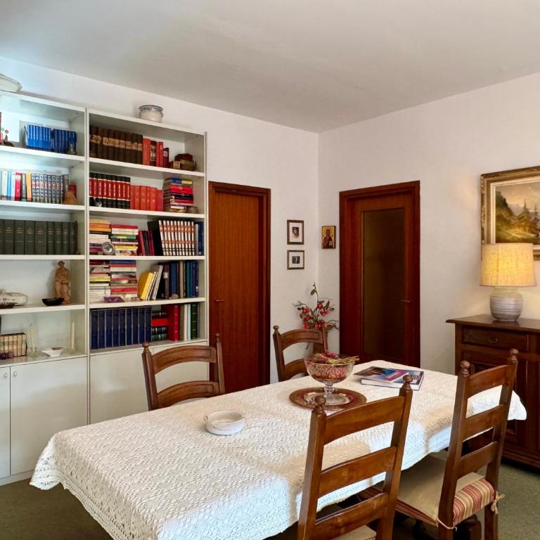 1Dest - Garda Vintage - Appartamento con 2 Camere da Letto e Balcone - 3