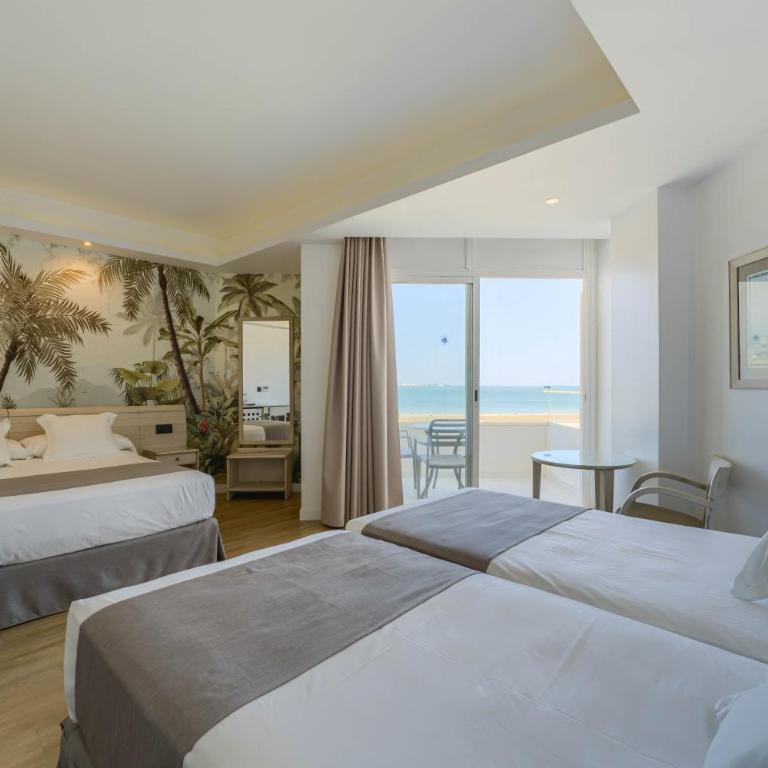 Hotel Puerto Bahía & Spa - Habitación Familiar con vistas al mar (2 adultos + 2 niños) - 2