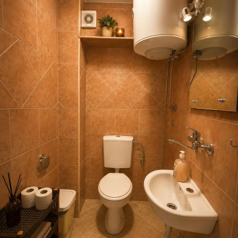Oleander Garden Apartment with Free Parking - One-Bedroom Apartment - 11